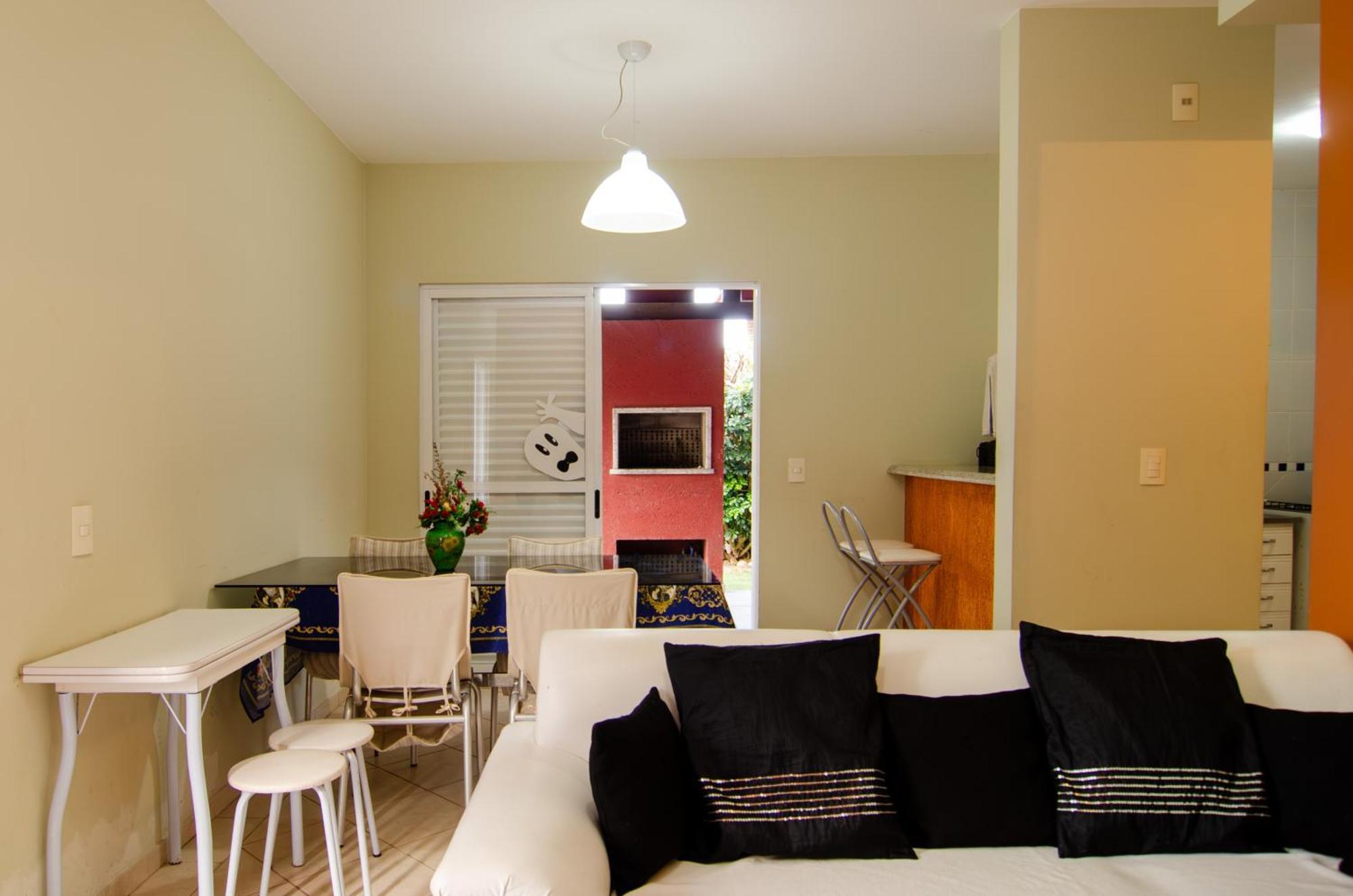 Casa C/ Terraco, 500m Da Nos Ingleses Jt1089 Holiday home